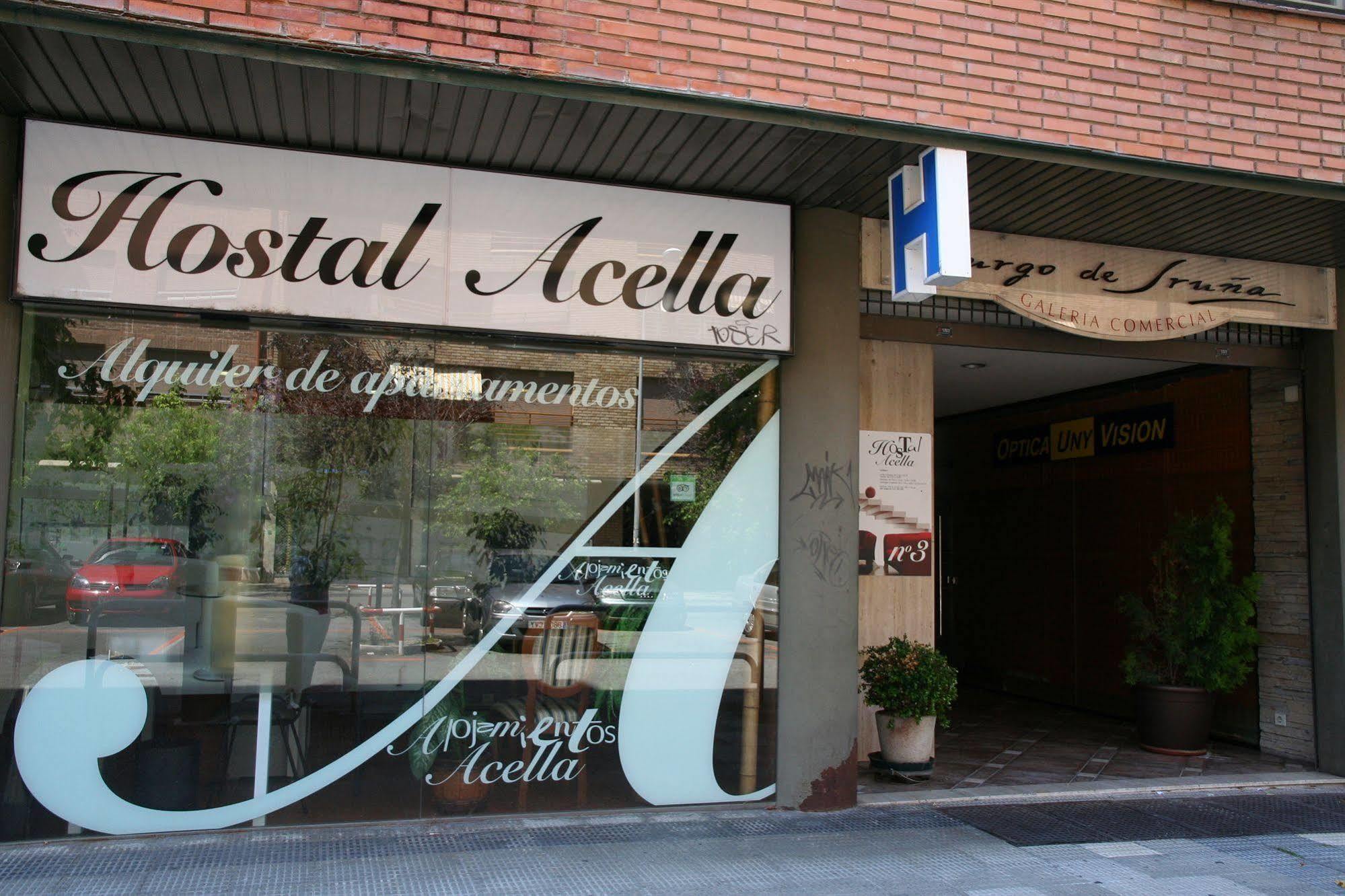 Alojamientos Acella Pamplona Bagian luar foto