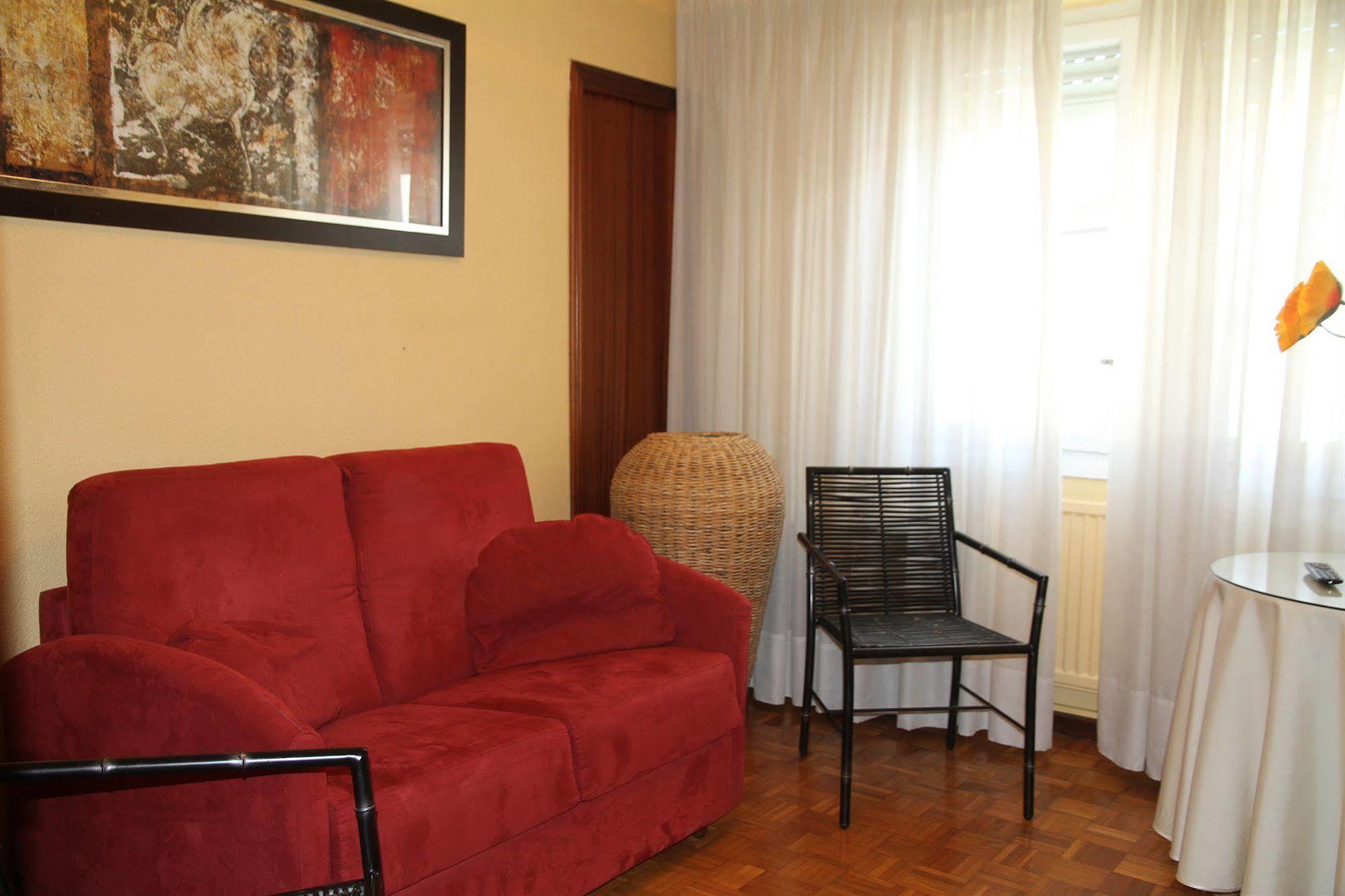 Alojamientos Acella Pamplona Bagian luar foto